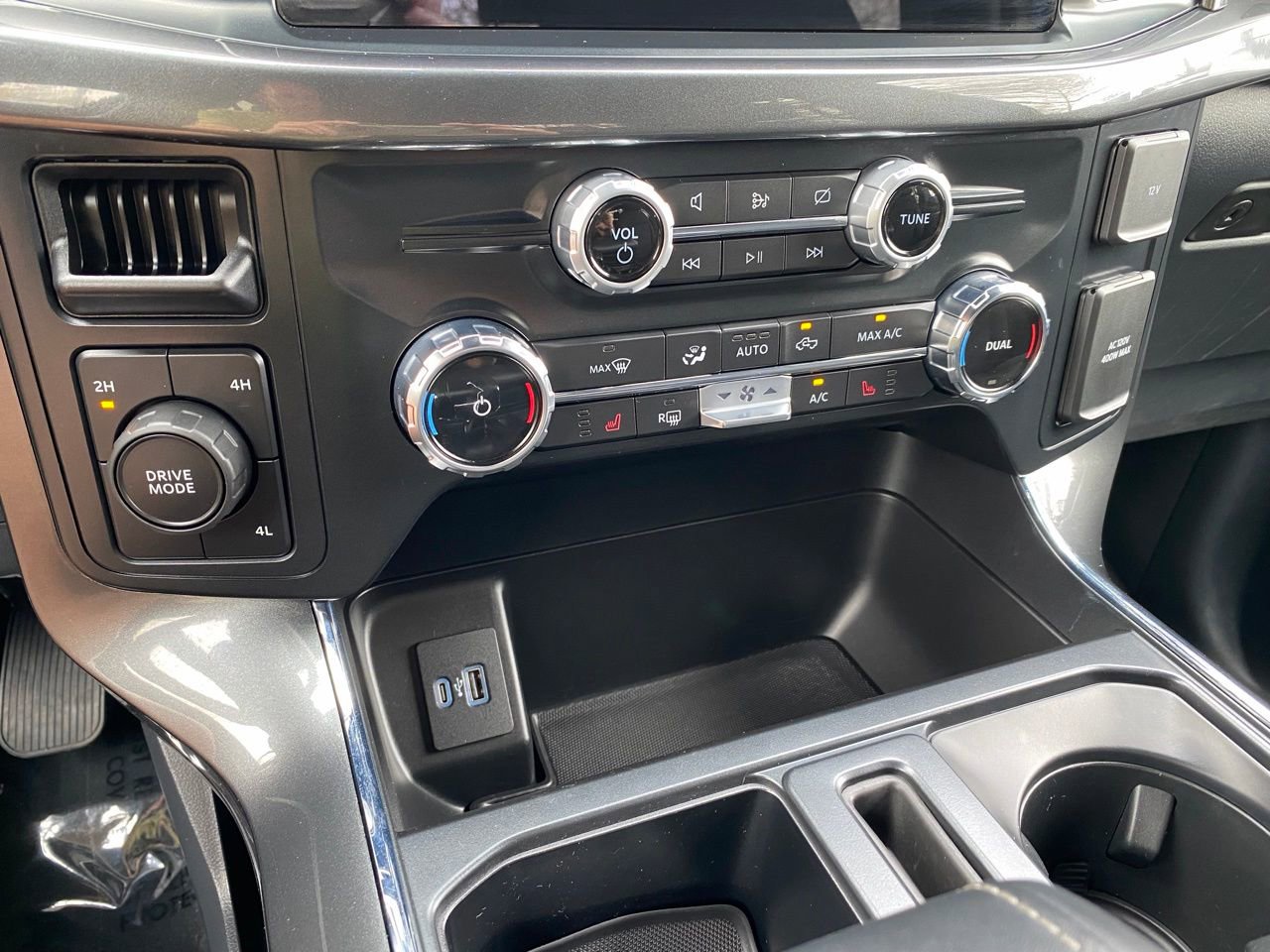 Certified 2022 Ford F150 XLT w/ Equipment Group 302A High image 29