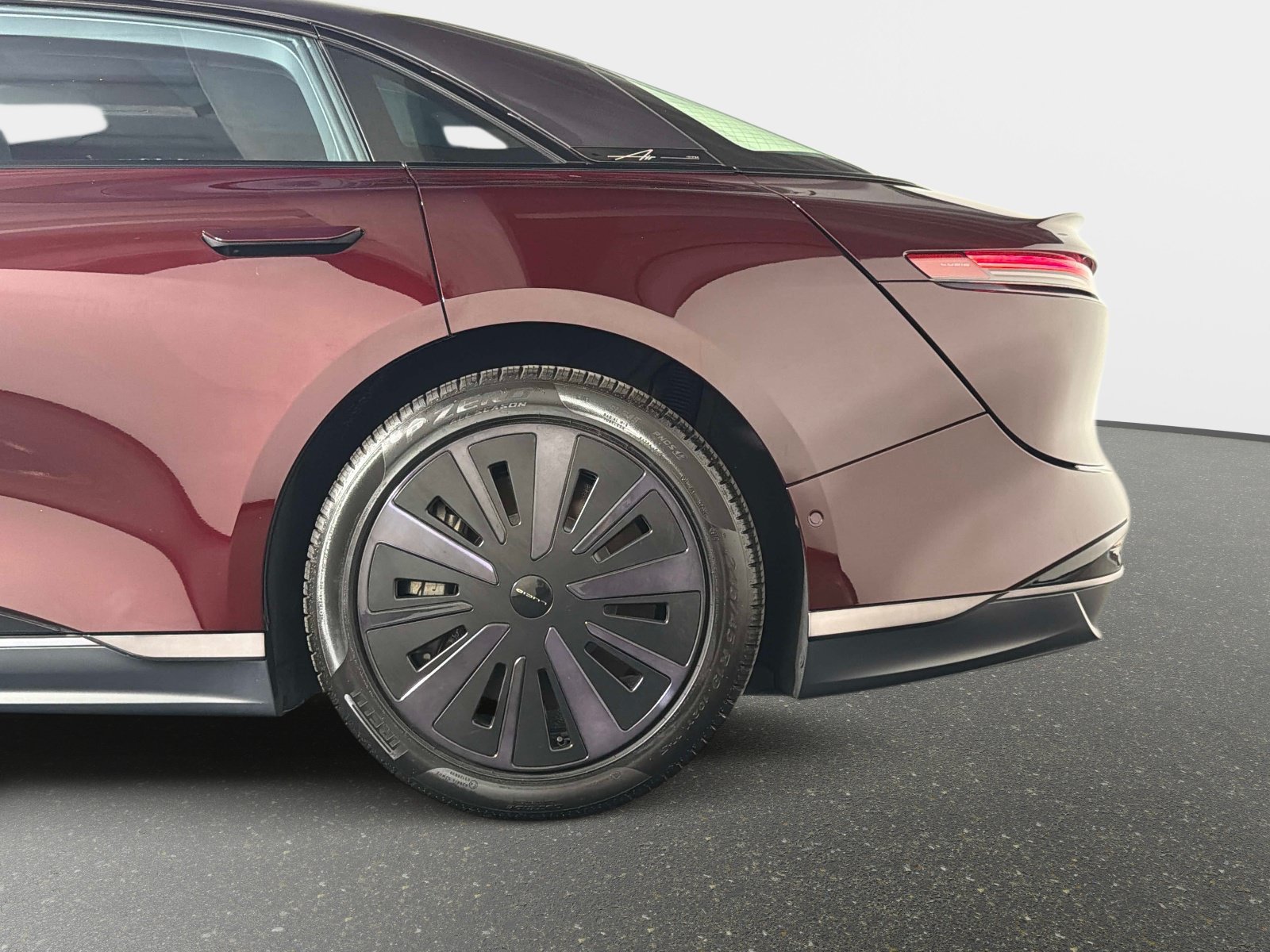 Used 2025 Lucid Air Touring AWD/4WD image 13