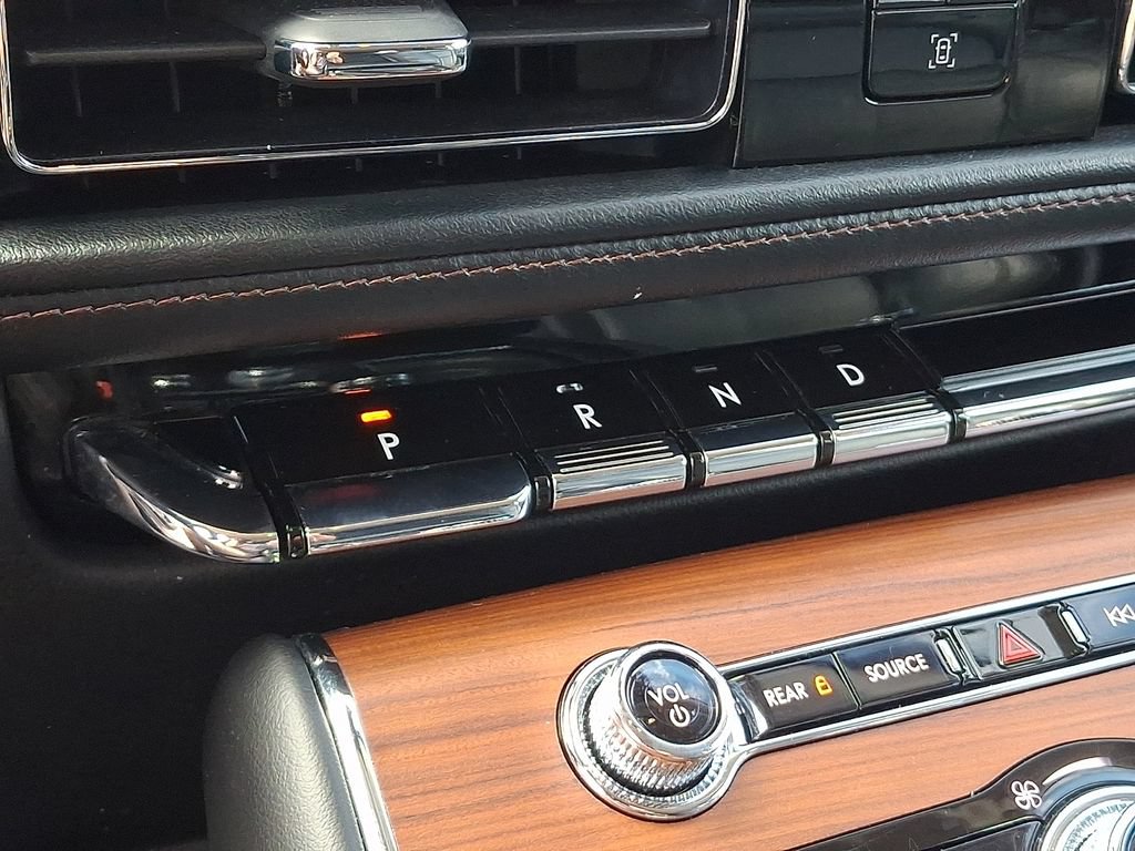 Used 2020 Lincoln Aviator Reserve w/ Elements Package Plus AWD/4WD image 16