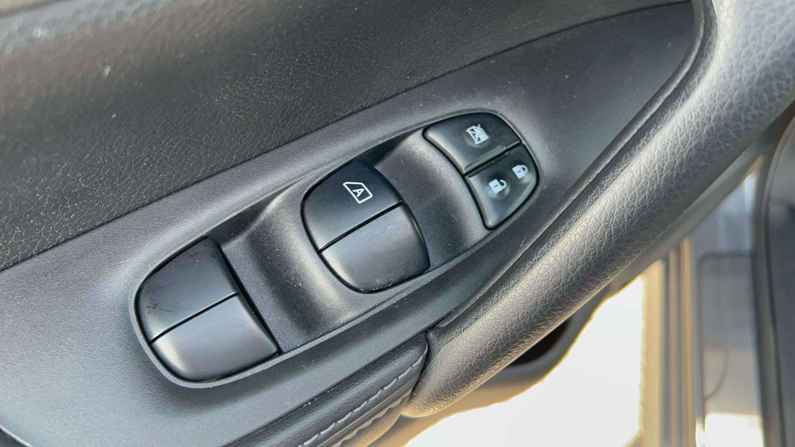 Used 2020 Nissan Rogue Sport SL AWD/4WD image 23