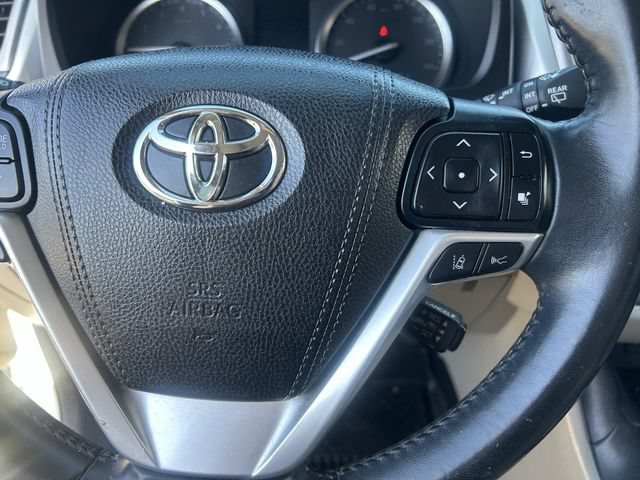 Used 2018 Toyota Highlander XLE AWD/4WD image 27