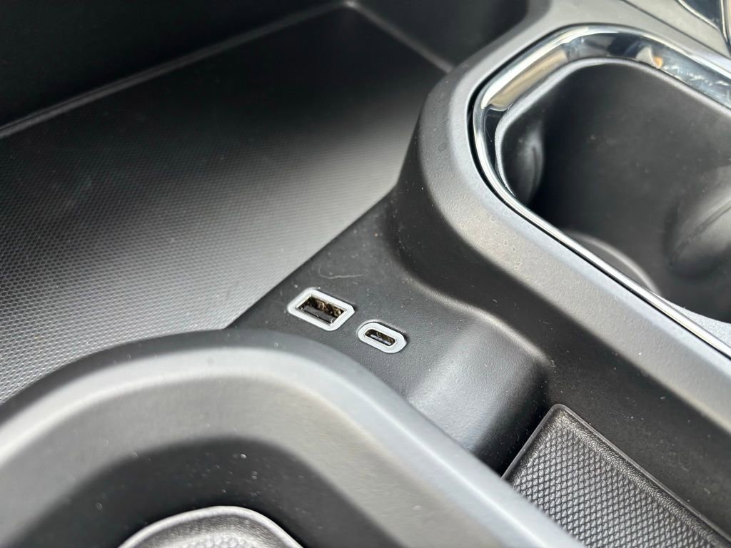 Used 2025 GMC Sierra 2500 AT4 w/ Technology Package image 30