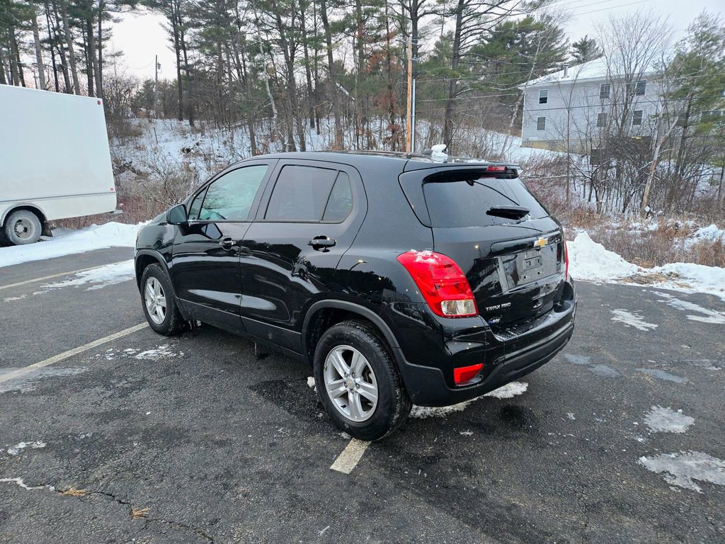 Used 2022 Chevrolet Trax LS w/ Tint and Cruise Package AWD/4WD image 7