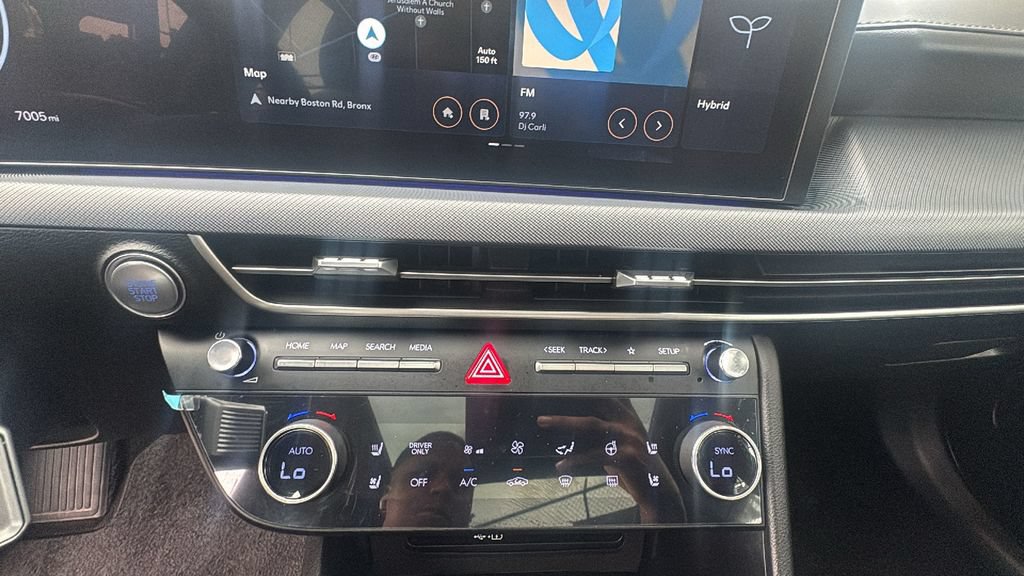 Used 2025 Hyundai Sonata Limited FWD image 22