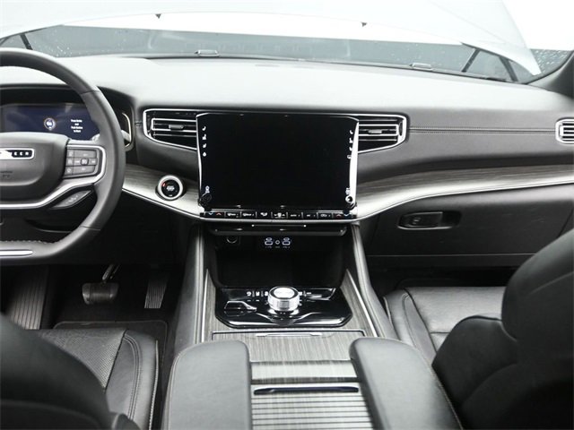 Used 2024 Jeep Wagoneer L Series II w/ Flexible Seating Group image 26