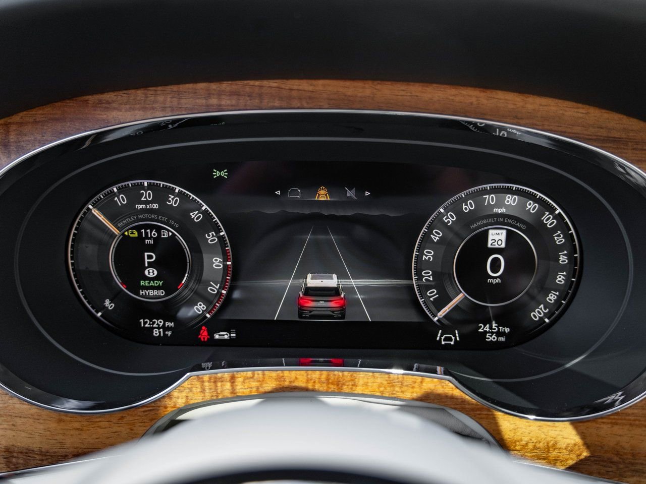 Used 2025 Bentley Bentayga Plug-In Hybrid image 7