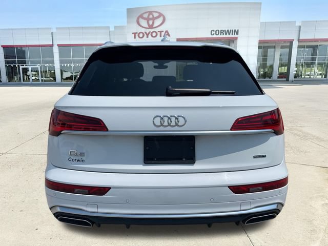 Used 2022 Audi Q5 2.0T Premium w/ Convenience Package AWD/4WD image 4