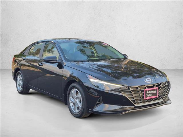Used 2022 Hyundai Elantra SE FWD image 3