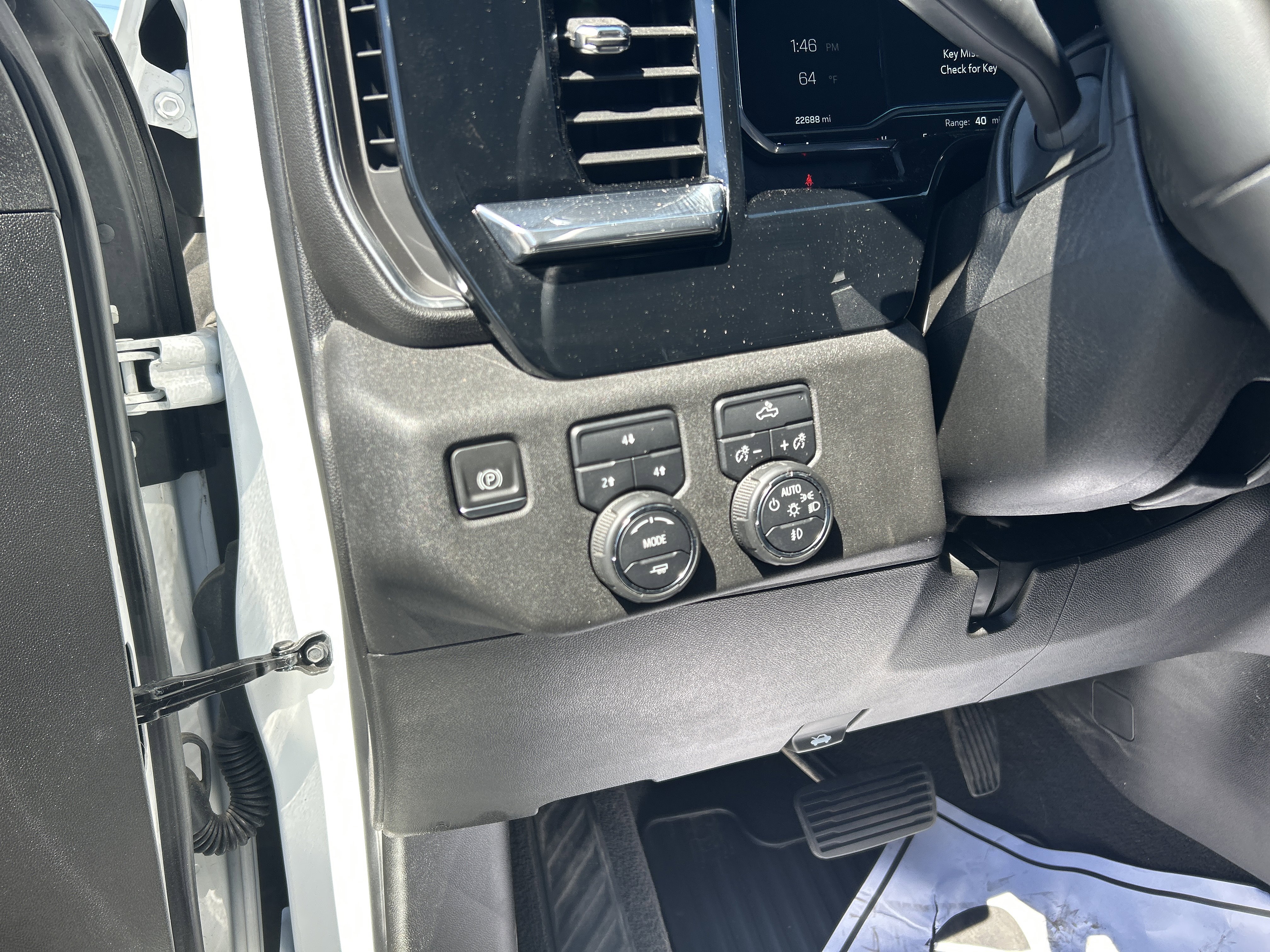 Used 2024 Chevrolet Silverado 2500 LT w/ Convenience Package AWD/4WD image 21