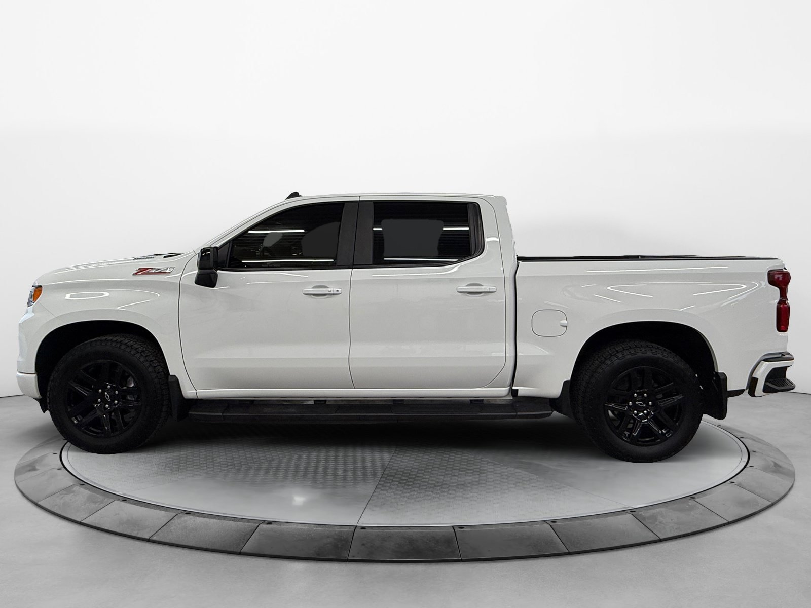 Used 2024 Chevrolet Silverado 1500 RST AWD/4WD image 3