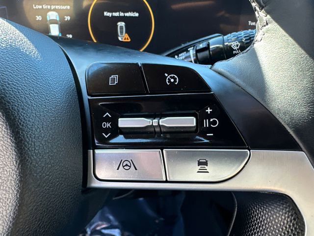 Used 2023 Hyundai Elantra Limited FWD image 31