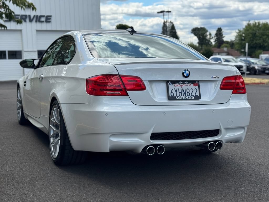 Used 2013 BMW M3 Coupe w/ Premium Pkg RWD image 2