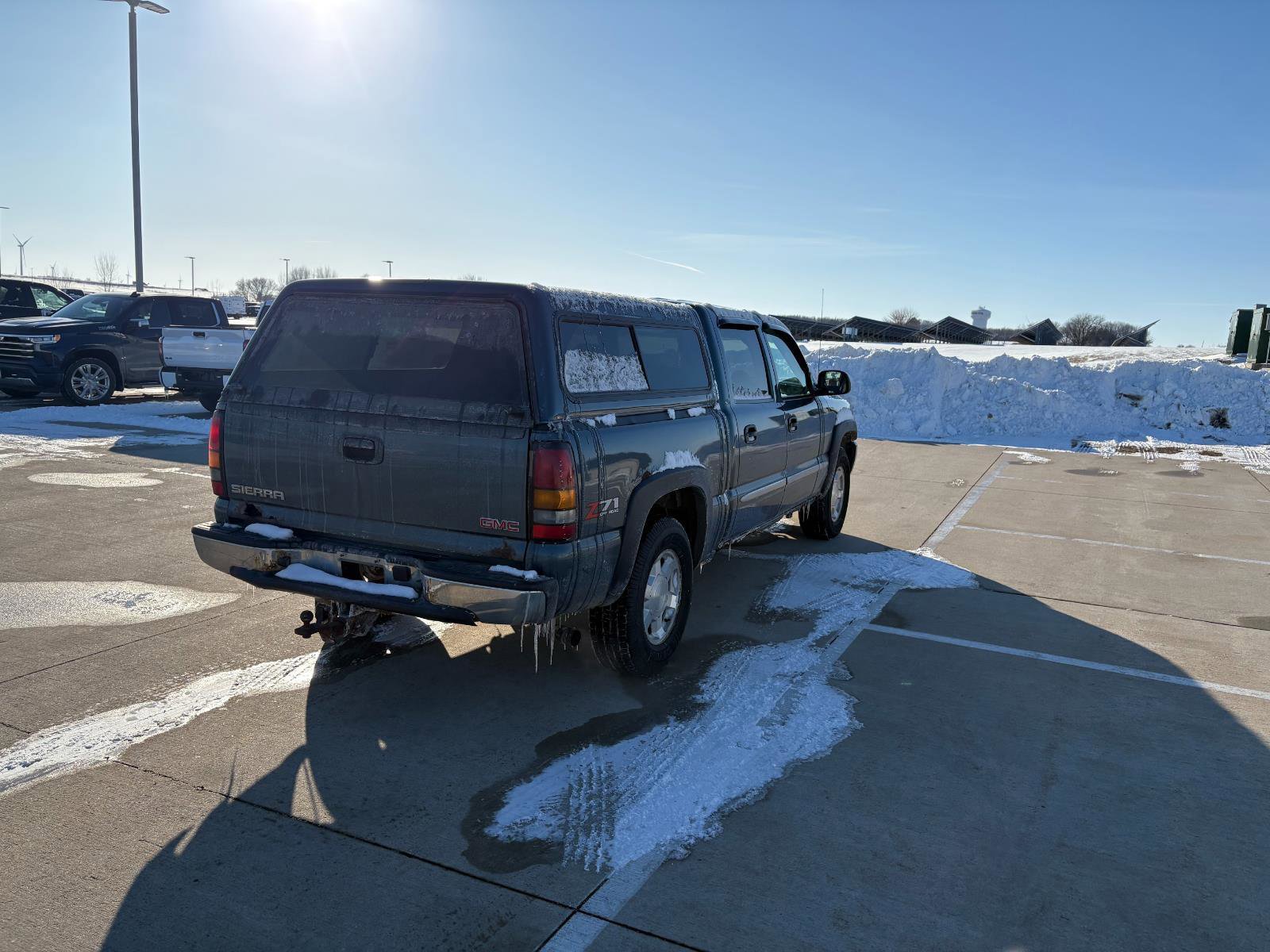 Used 2006 GMC Sierra 1500 SLE w/ Onstar Plus Package image 2