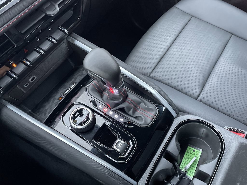 Used 2024 Chevrolet Colorado Z71 w/ Z71 Convenience Package 2 image 21