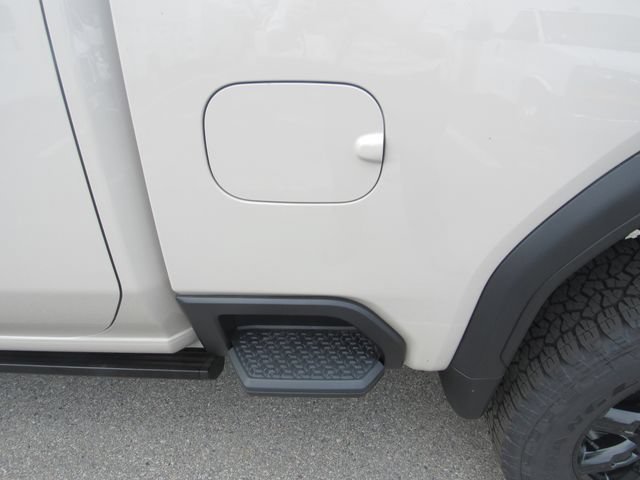 Used 2026 GMC Sierra 3500 AT4 w/ Technology Package AWD/4WD image 9