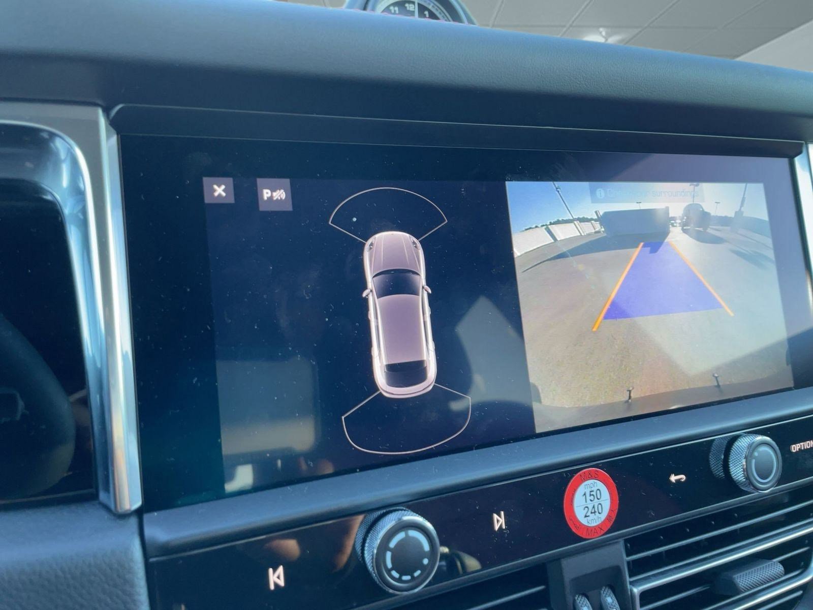 Used 2025 Porsche Macan image 25