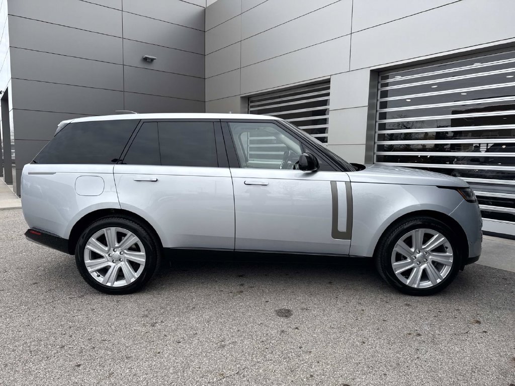 Used 2023 Land Rover Range Rover SE AWD/4WD image 9