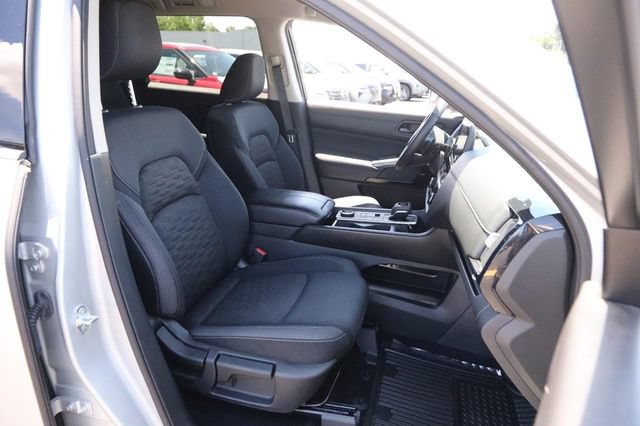 Certified 2025 Nissan Pathfinder SV AWD/4WD image 27