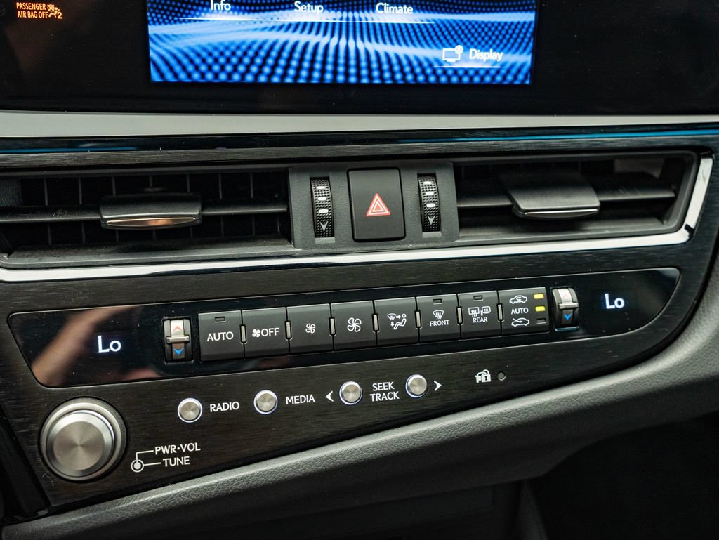 Used 2022 Lexus ES 300h w/ Accessory Package 2 FWD image 33