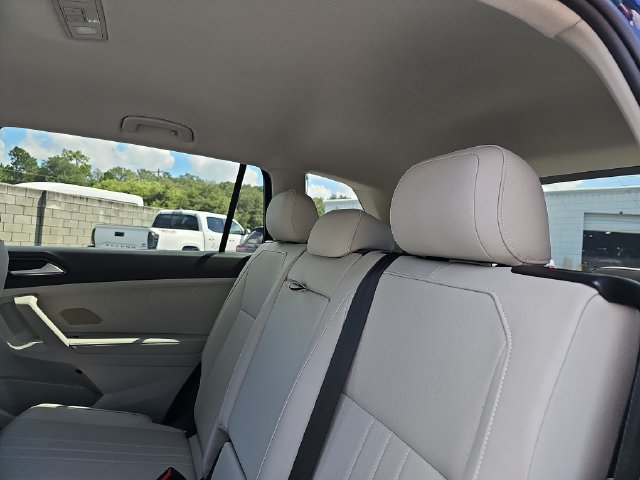 Used 2023 Volkswagen Tiguan SE FWD image 14