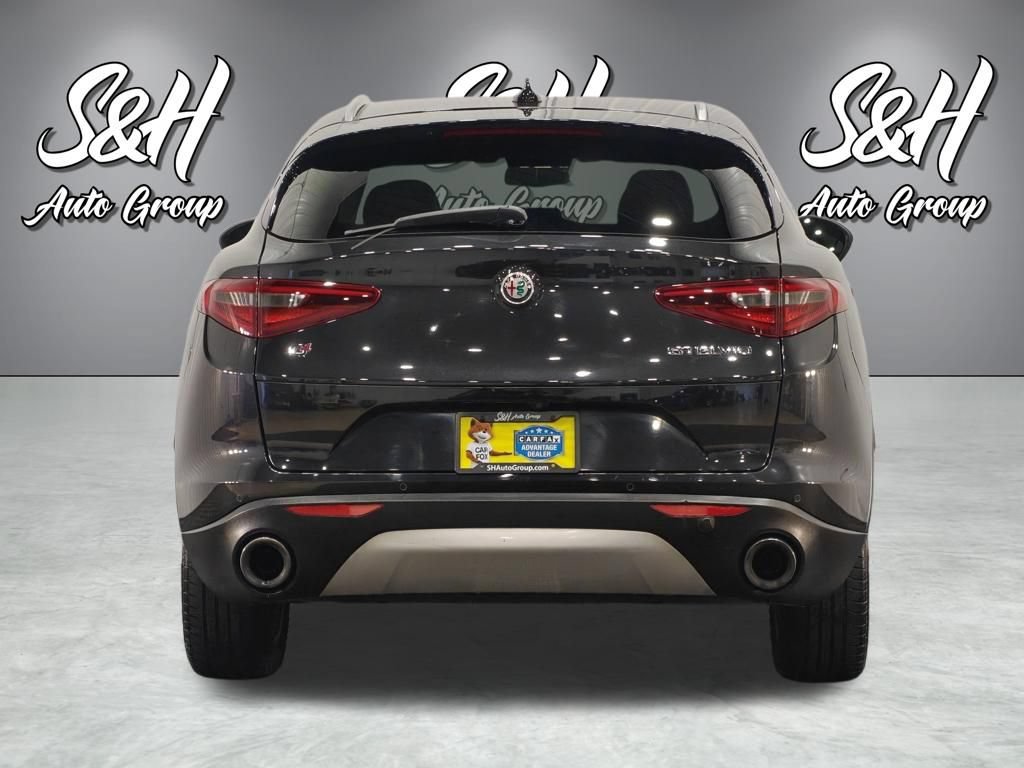 Used 2018 Alfa Romeo Stelvio AWD w/ Cold Weather Package image 17