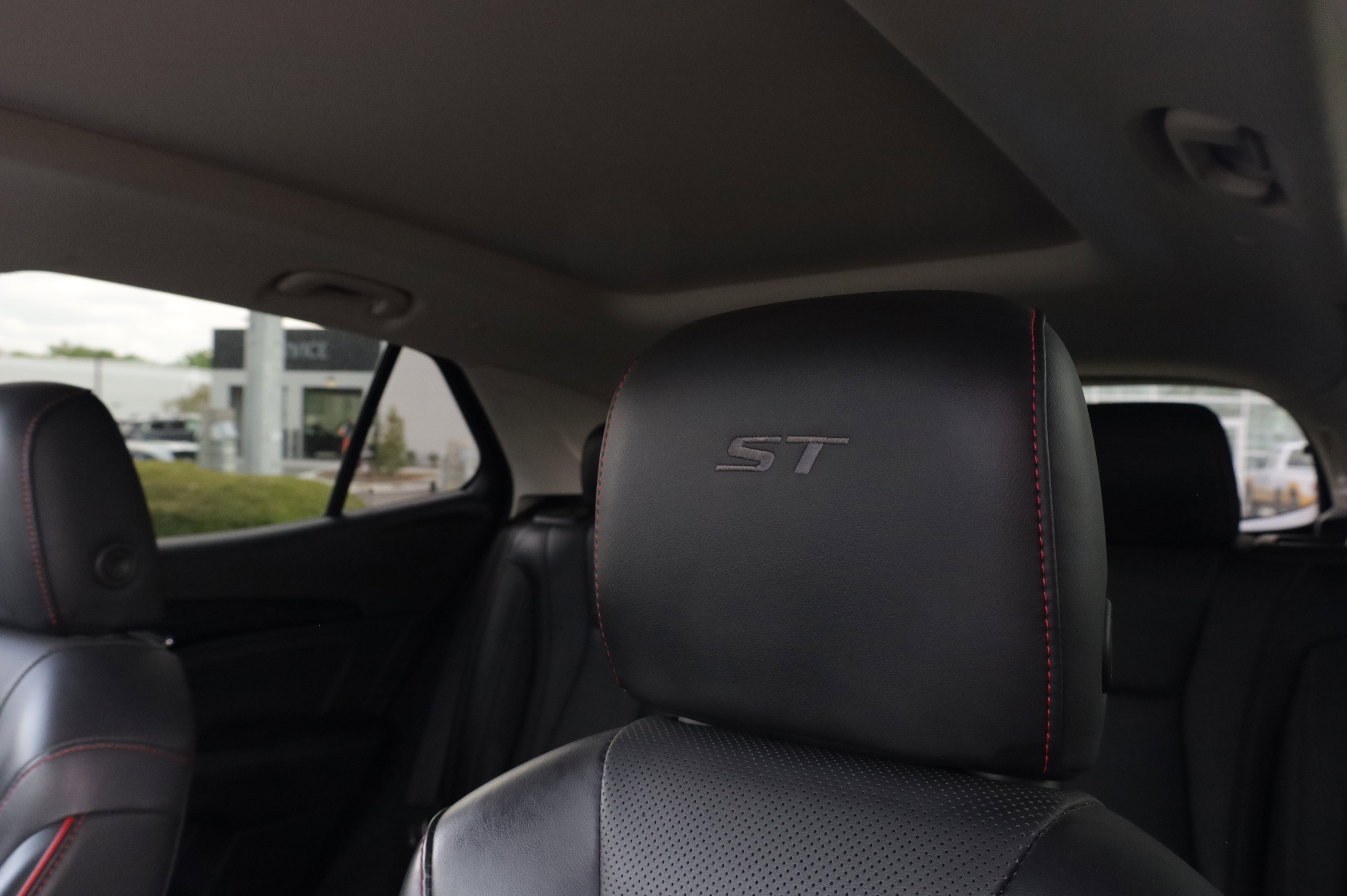 Used 2023 Buick Envision Essence w/ Sport Touring Package image 26