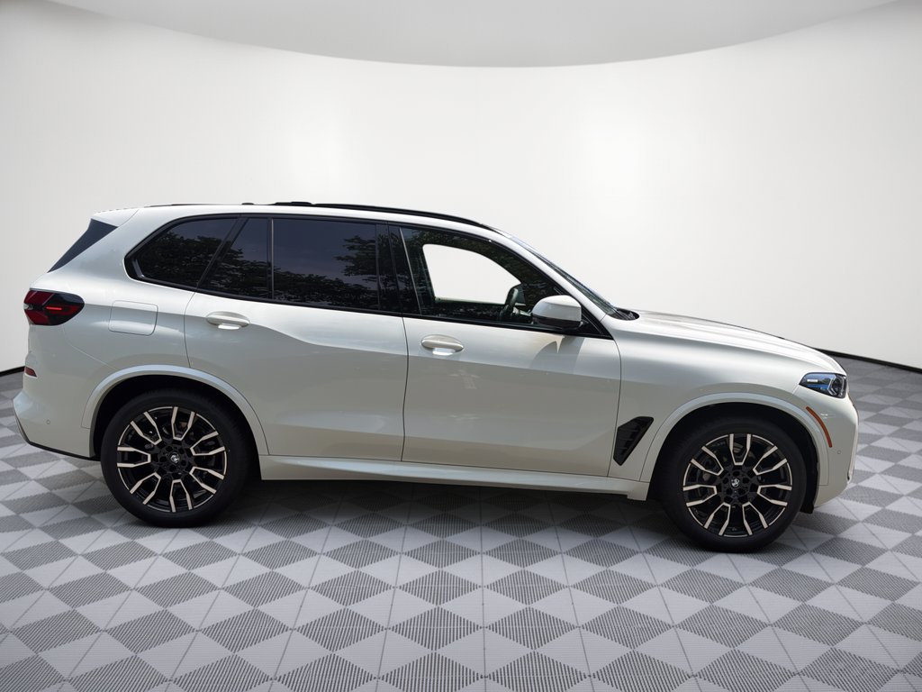 New 2026 BMW X5 xDrive40i w/ M Sport Package AWD/4WD image 8