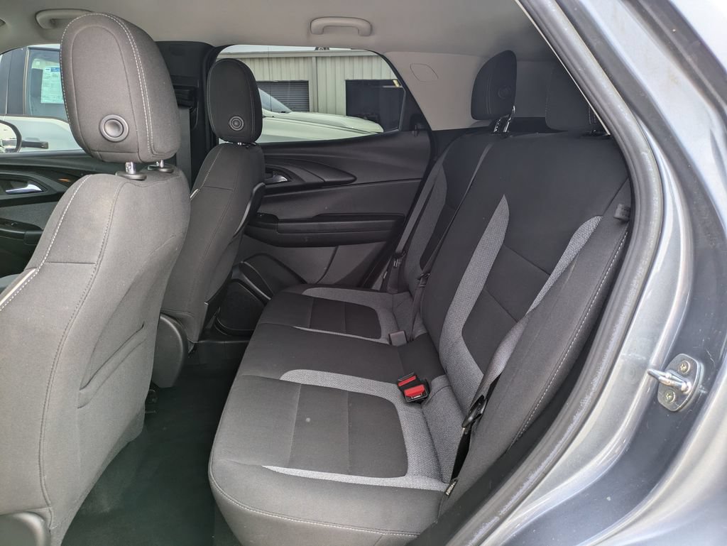 Used 2022 Chevrolet TrailBlazer LT w/ Convenience Package FWD image 16