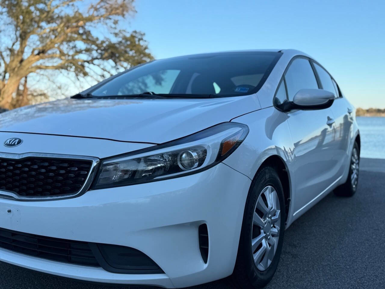 Used 2017 Kia Forte LX w/ LX Popular Package image 7