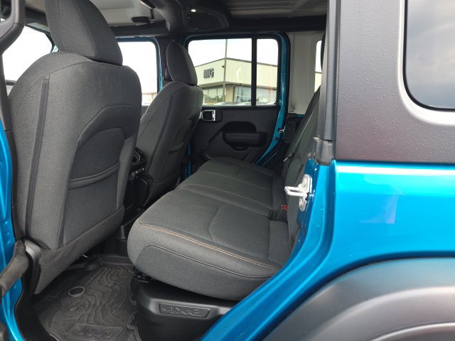 Used 2024 Jeep Wrangler Unlimited AWD/4WD image 29