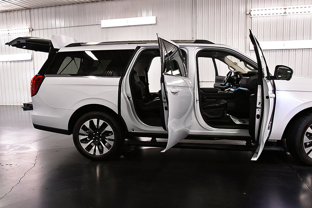Used 2025 Ford Expedition Max Platinum w/ Driver's Package AWD/4WD image 33