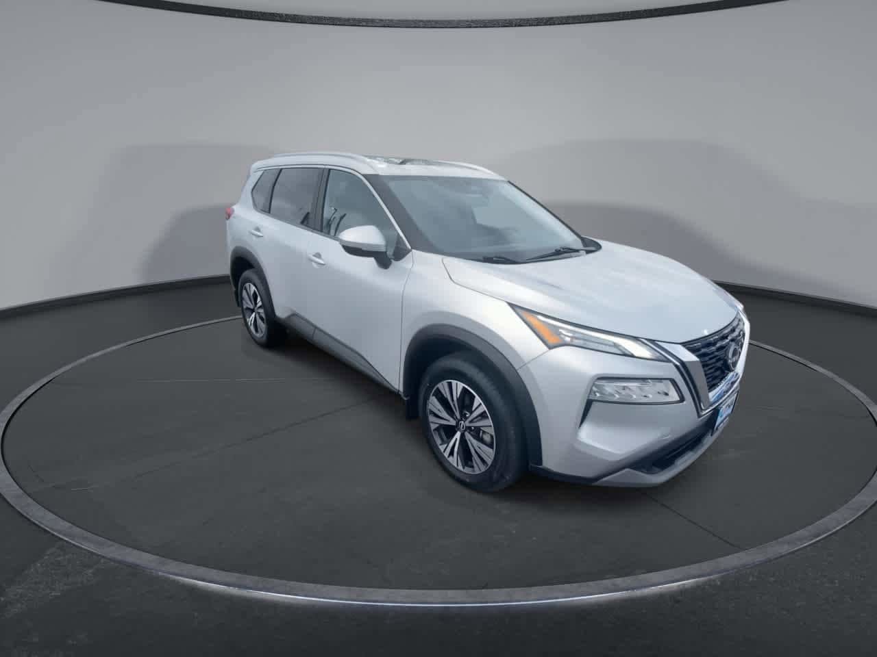 Used 2023 Nissan Rogue SV w/ SV Premium Package AWD/4WD image 2