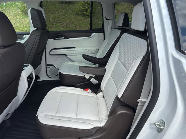 Used 2024 GMC Acadia Denali image 16