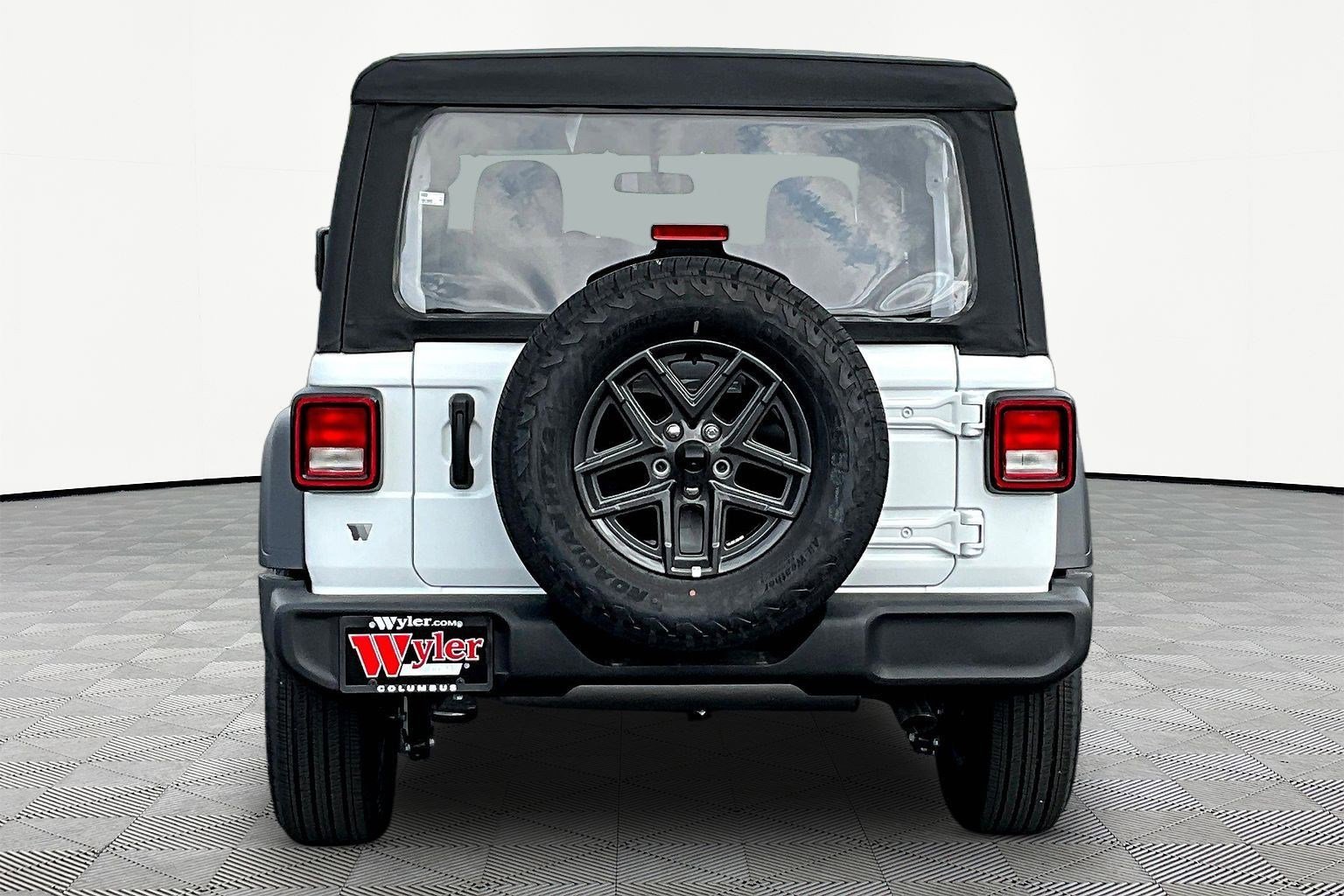 Used 2026 Jeep Wrangler Sport AWD/4WD image 4