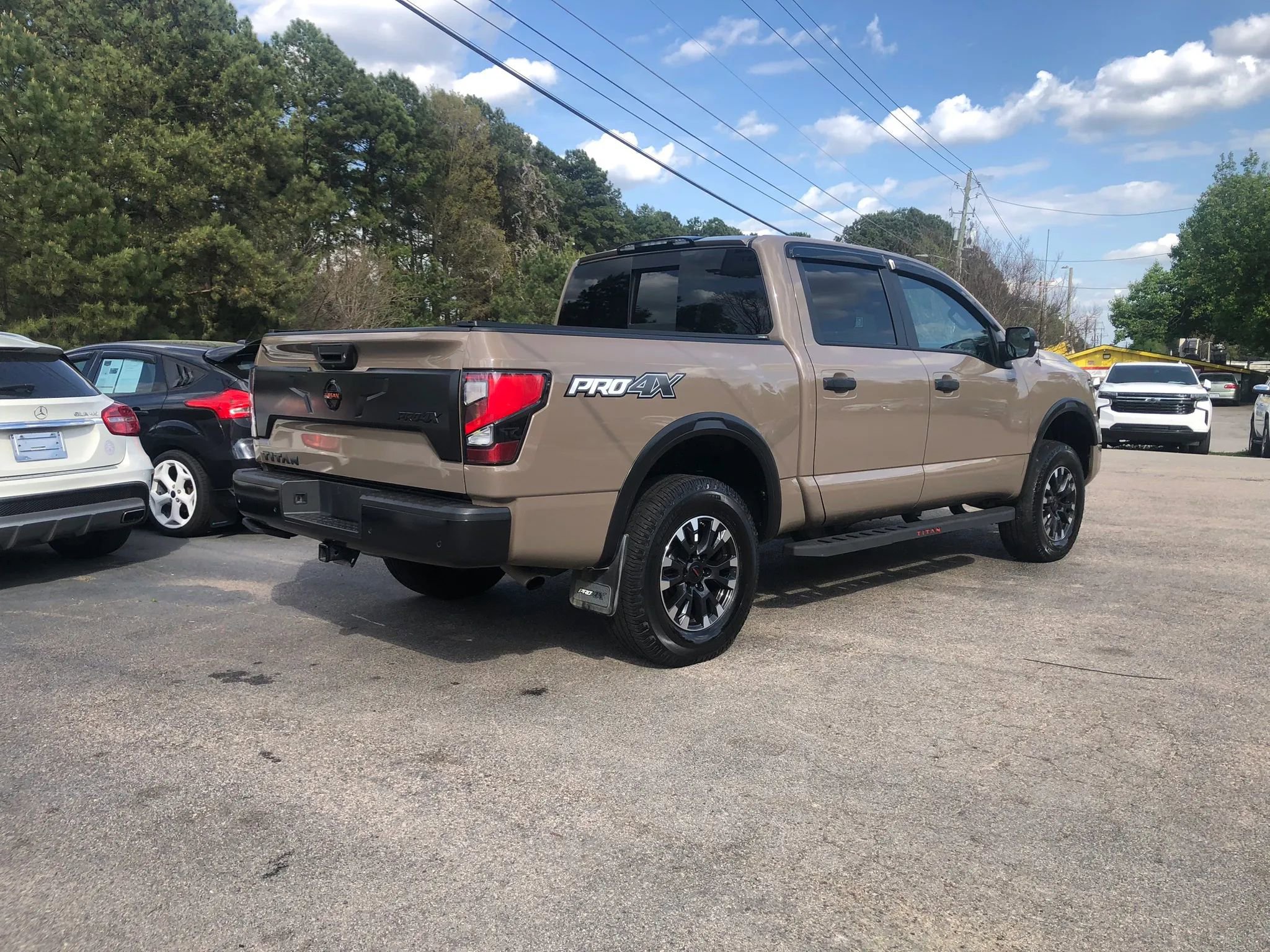 Used 2020 Nissan Titan PRO-4X w/ Pro-4x Convenience Package image 3