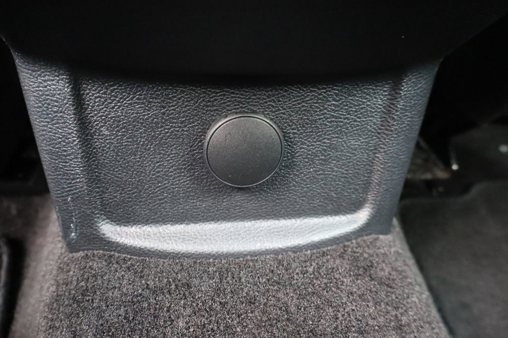 Used 2017 Ford Fusion SE w/ Fusion SE Technology Package image 18