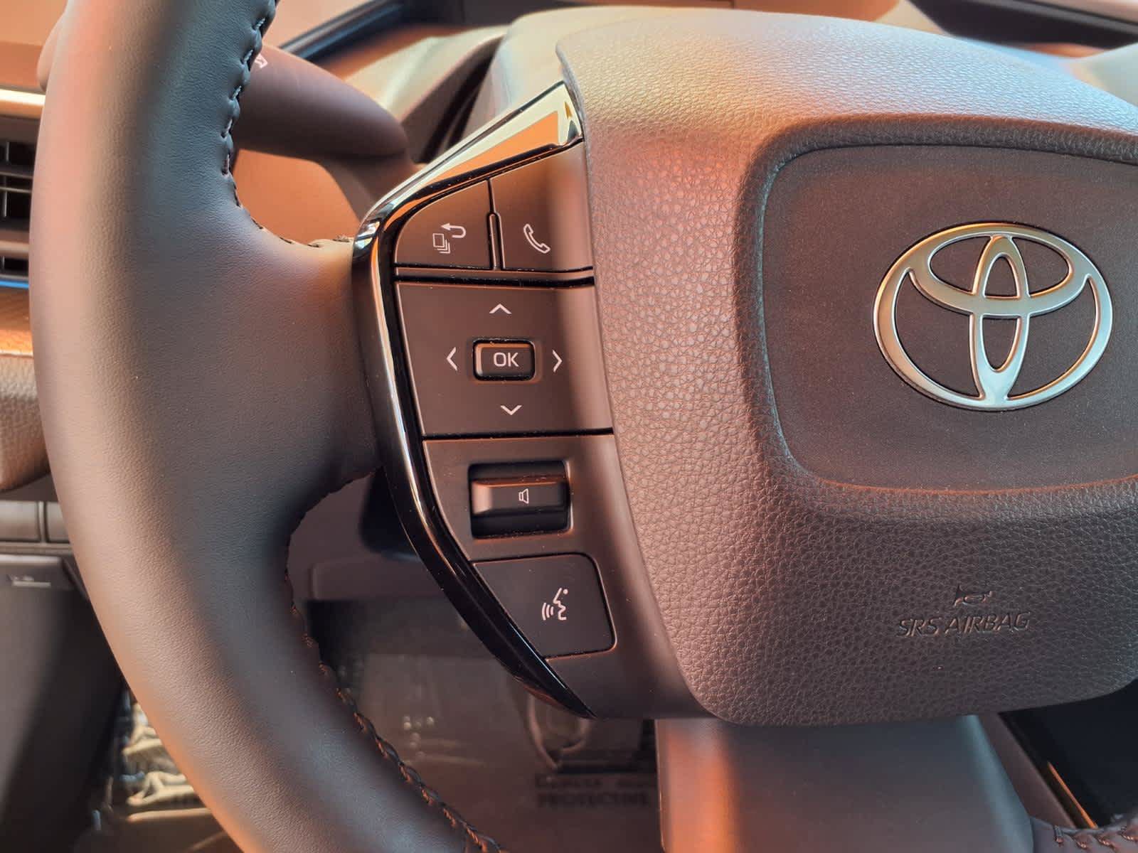 Certified 2025 Toyota Prius XLE FWD image 21