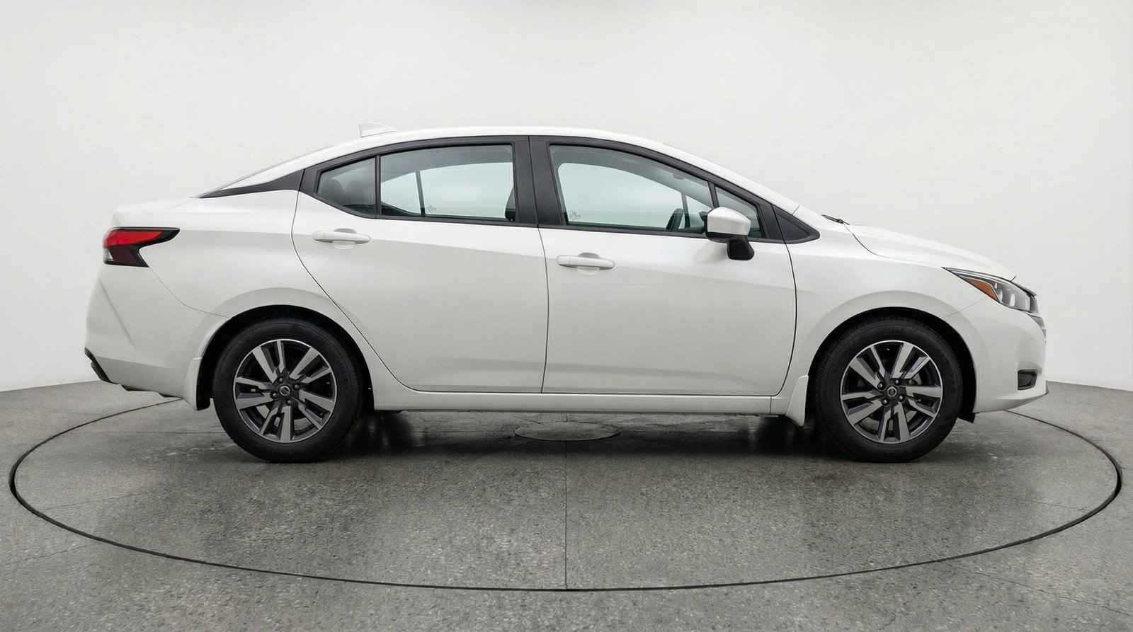 Used 2025 Nissan Versa SV image 11