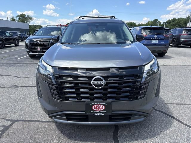 New 2026 Nissan Pathfinder SL w/ SL Premium Package AWD/4WD image 2