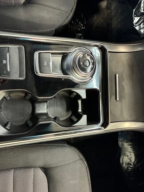 Used 2020 Ford Edge SE image 15