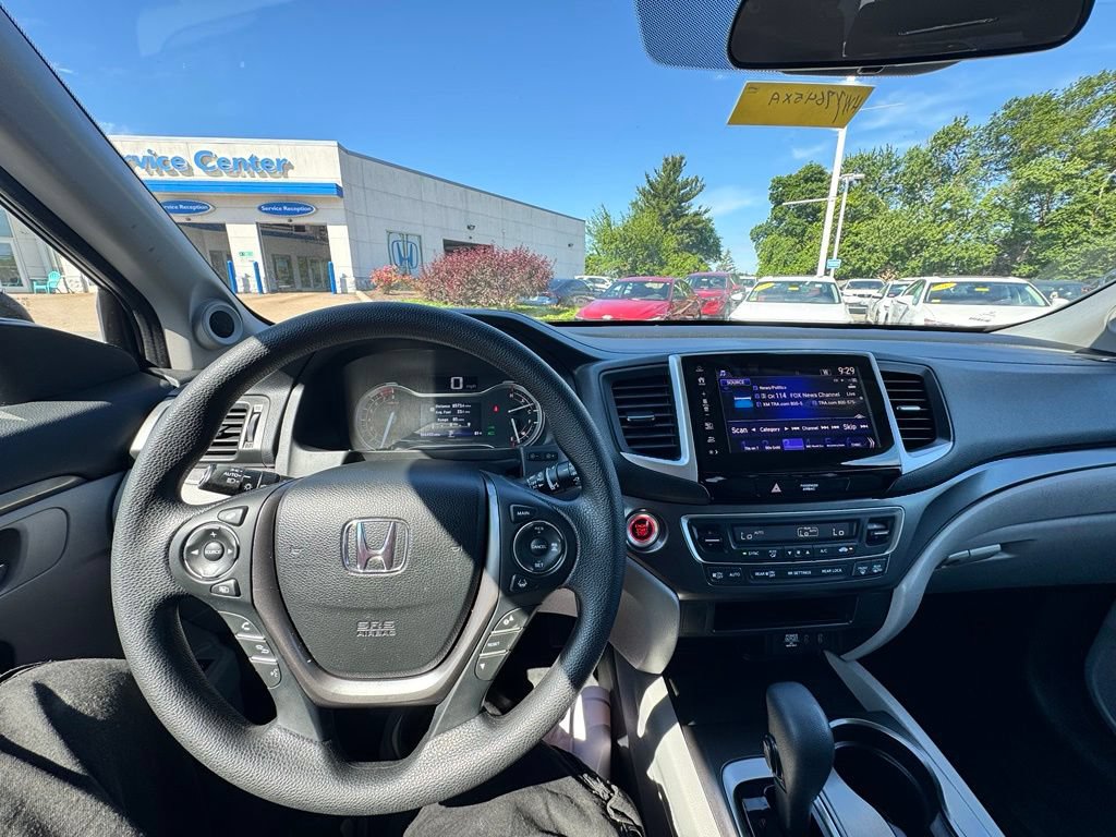 Used 2017 Honda Pilot EX image 10