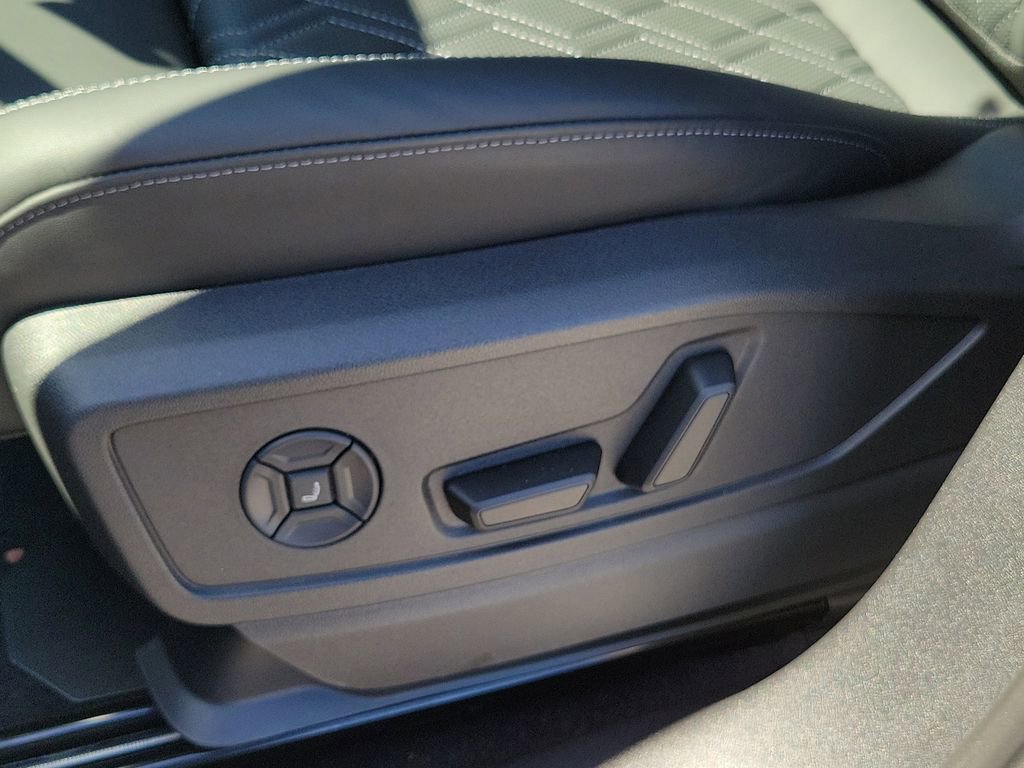 New 2026 Audi SQ5 Premium Plus AWD/4WD image 17