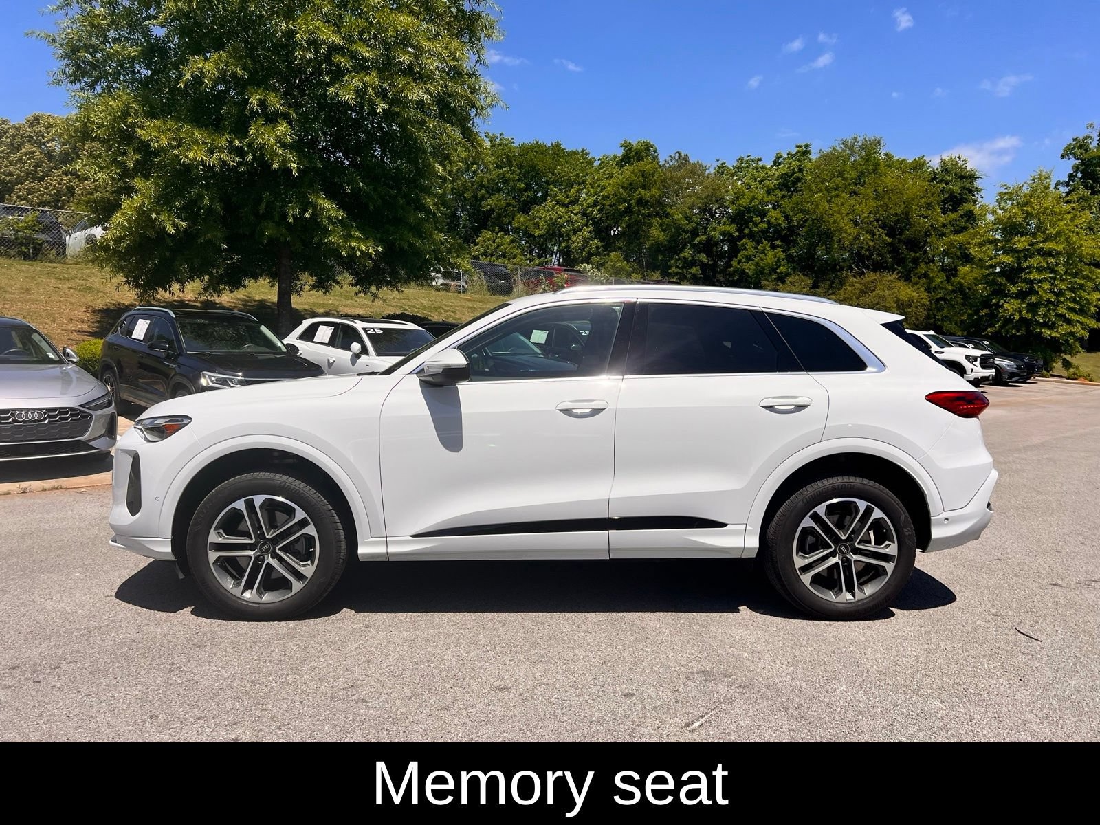 Used 2025 Audi Q5 Premium w/ Convenience Package AWD/4WD image 9