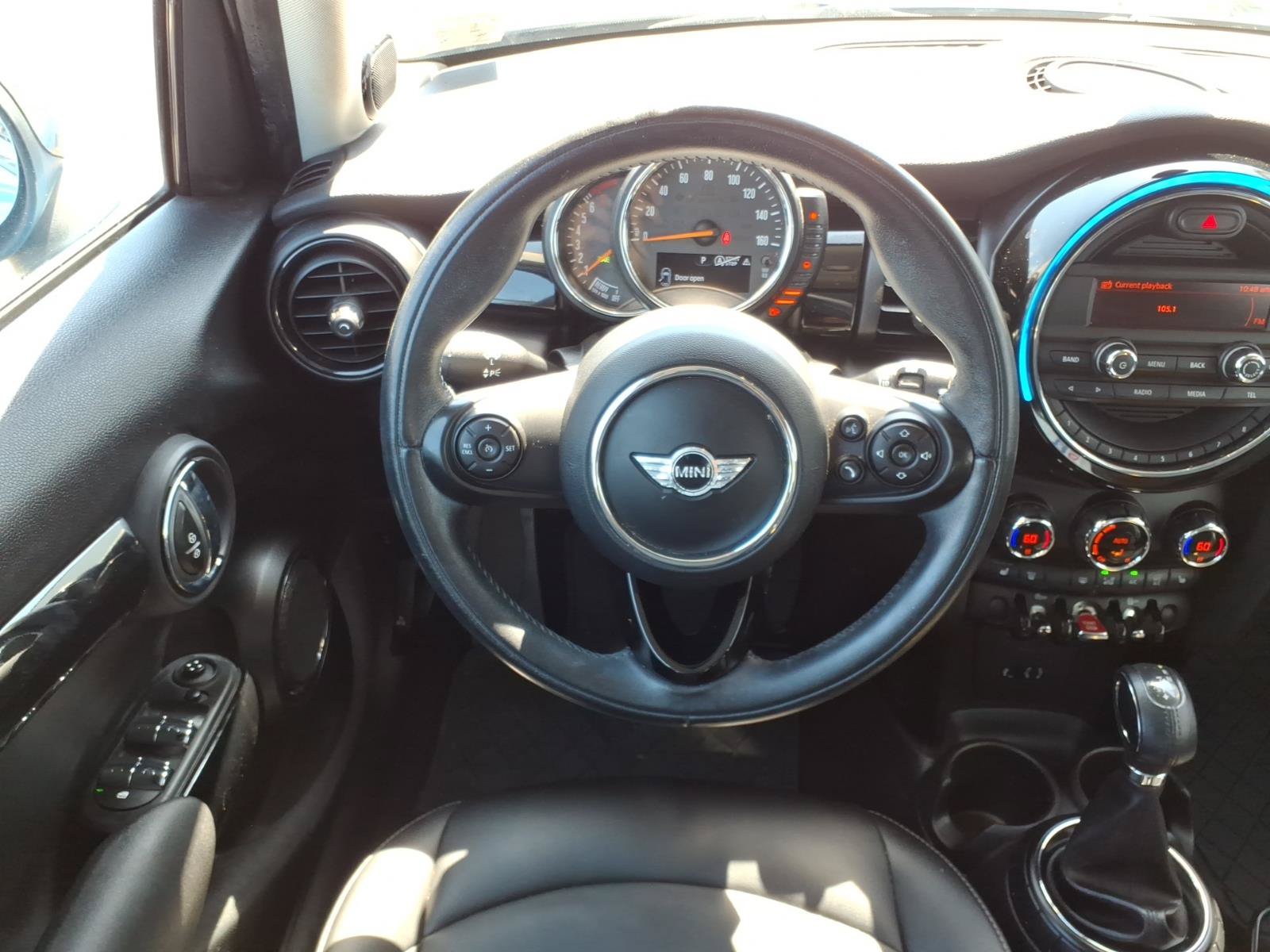 Used 2016 MINI Cooper 4-Door Hardtop FWD image 5
