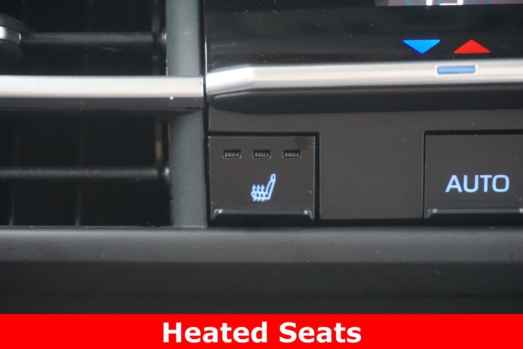 Used 2024 Toyota Sienna XLE w/ XLE Plus Package image 7