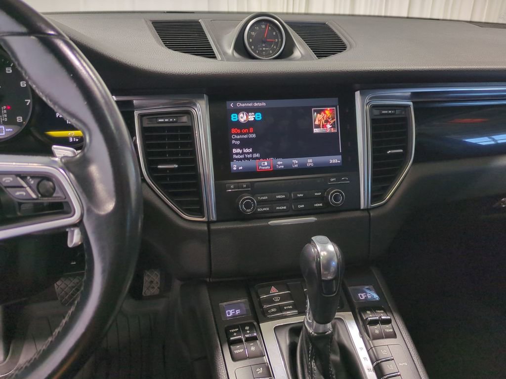 Used 2018 Porsche Macan image 32