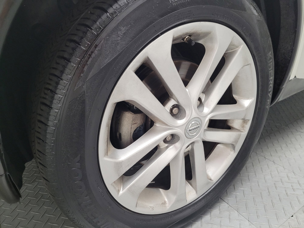 Used 2013 Nissan Juke S image 31