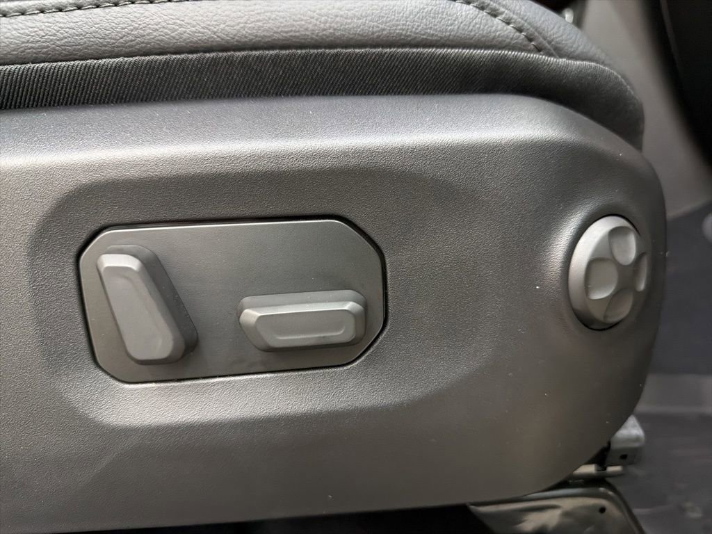 New 2026 Jeep Wrangler Unlimited Sahara AWD/4WD image 27