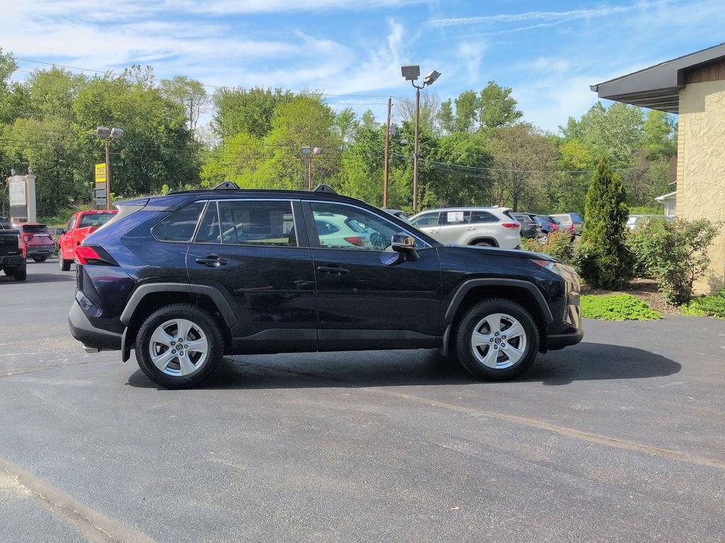 Used 2020 Toyota RAV4 XLE w/ Convenience Package AWD/4WD image 4