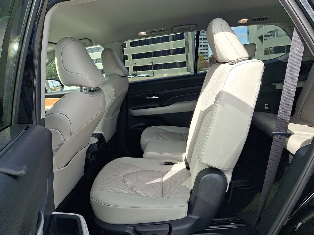 Used 2024 Toyota Grand Highlander XLE image 12
